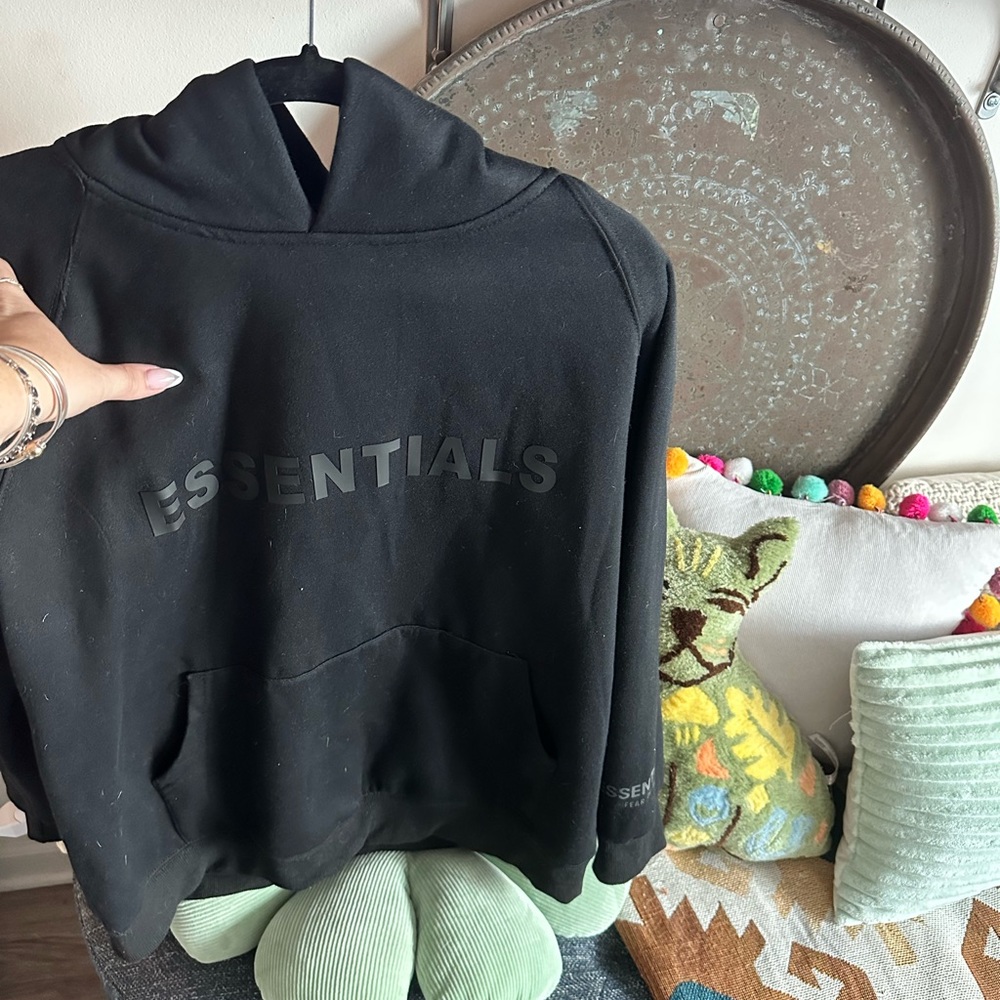Essential hoodie